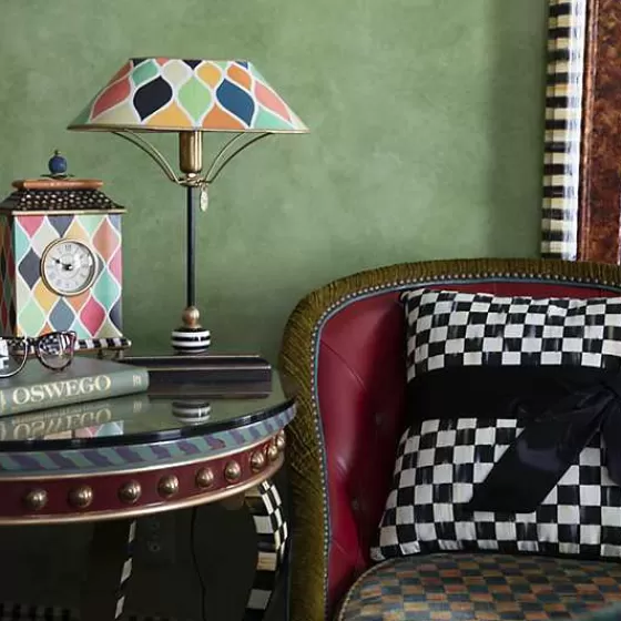 Cuscino decorativo MacKenzie-Childs - Motivo geometrico contrastato in nero e bordeaux con frangia laterale