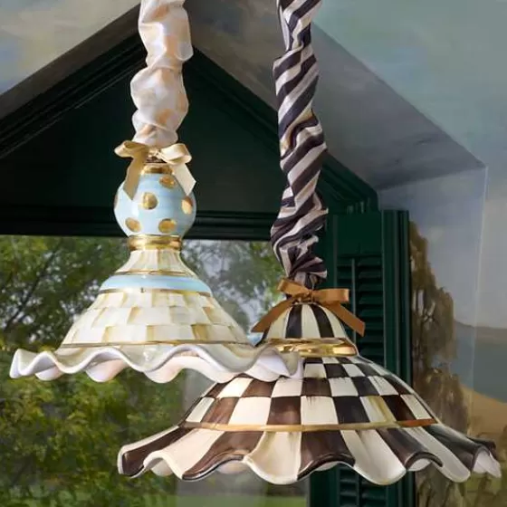 Lampadario Sospeso in Ceramica Rigata con Decorazione Cortigiana - MacKenzie-Childs a Prezzo Accessibile