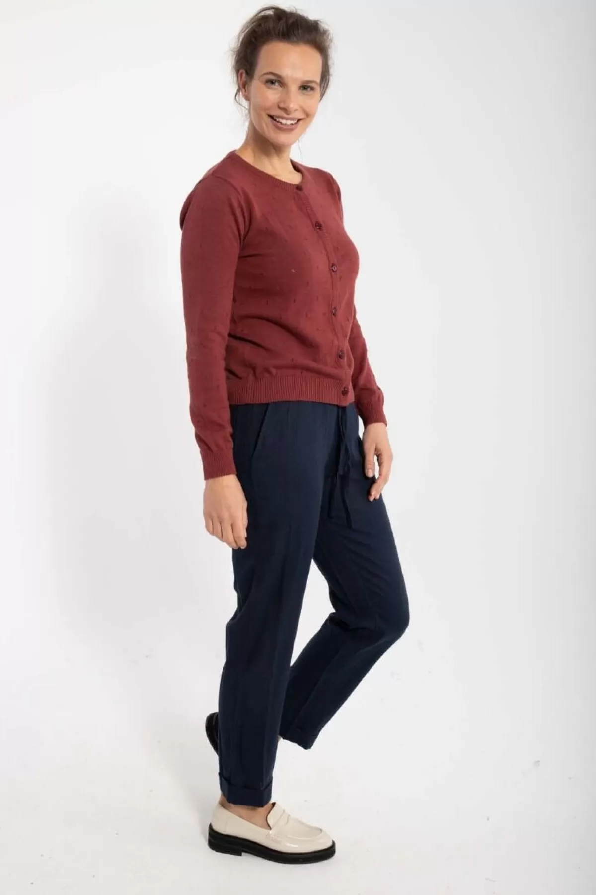 Danefæ - Cardigan Danesaga in Maglia Traforata con Motivi Geometrici, Colore Bordeaux - Offerta Limitata
