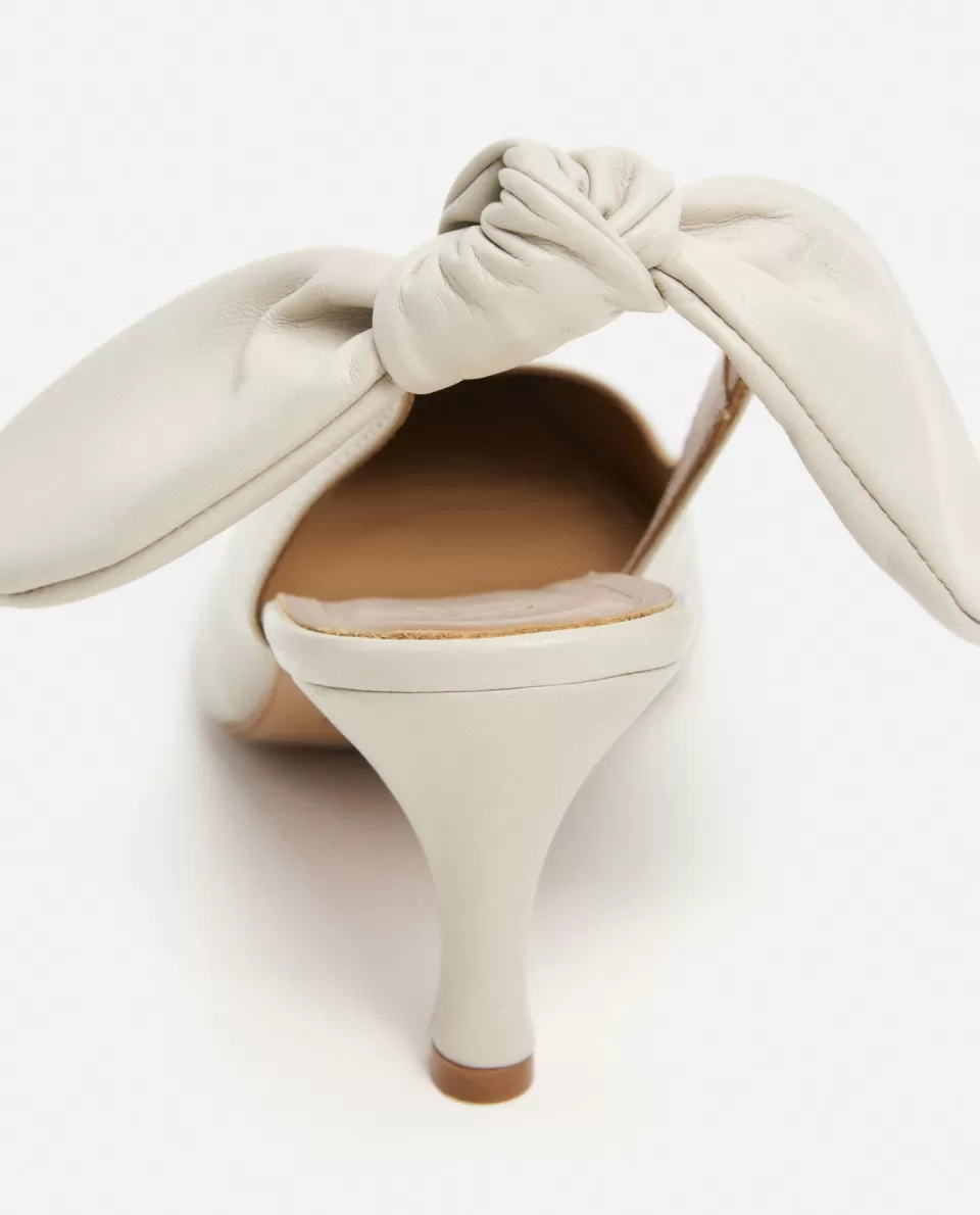 Scarpe in Pelle Flattered Francesca con Fiocco Elegante - Tacco Basso Comodo e Stile senza Tempo