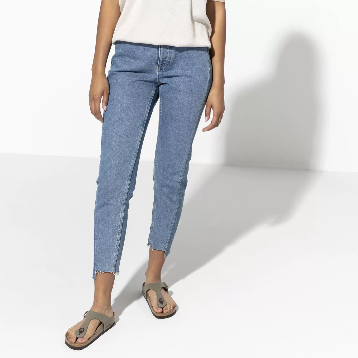 Birkenstock Sandali Infradito Donna con Supporto Plantare - Modello Gizeh, Design Flessibile e Comfort Ottimizzato per Piedi Felici