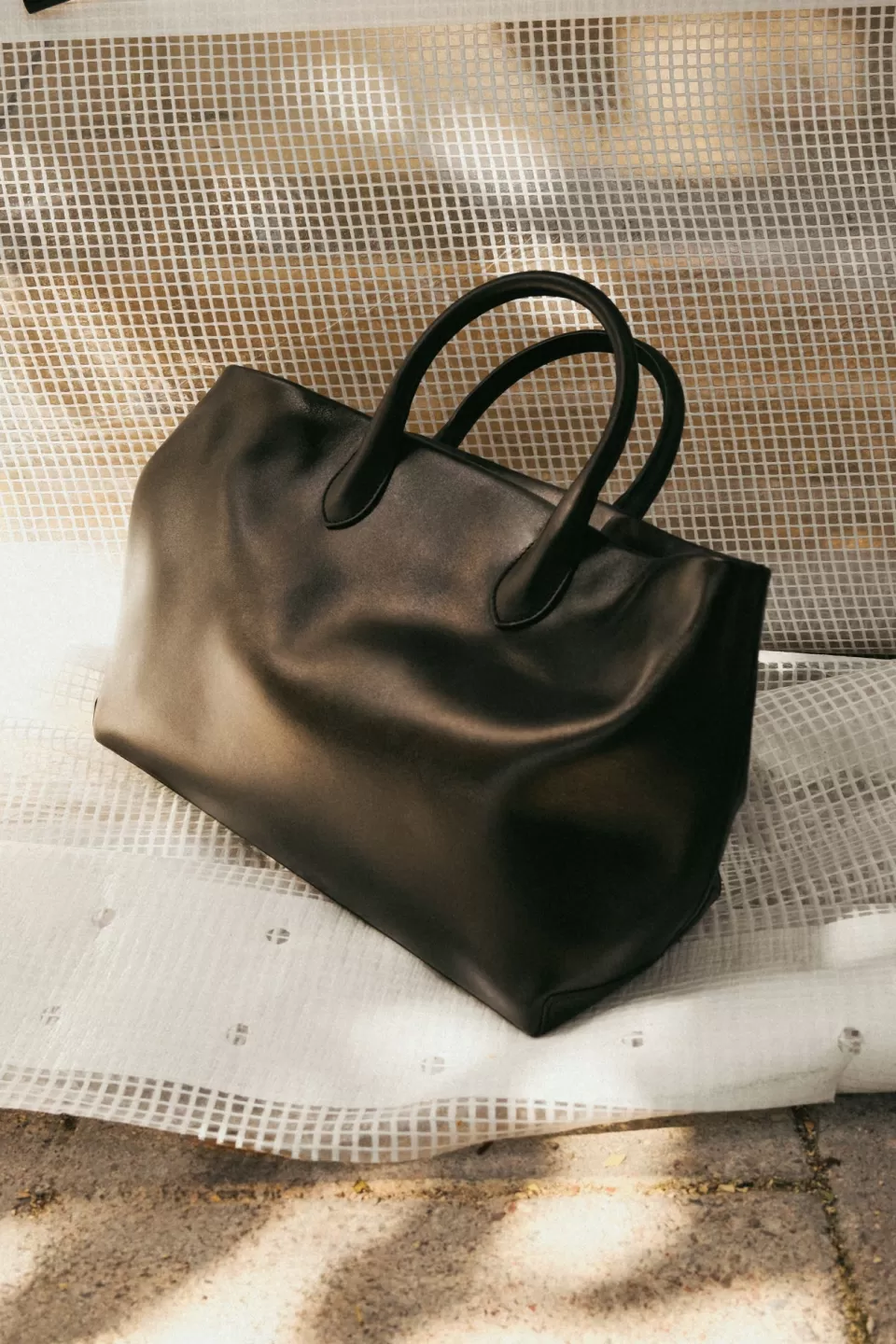 Flattered Borsa a Tracolla in Pelle Modello Lola - Elegante Design Minimalista per Stile Contemporaneo