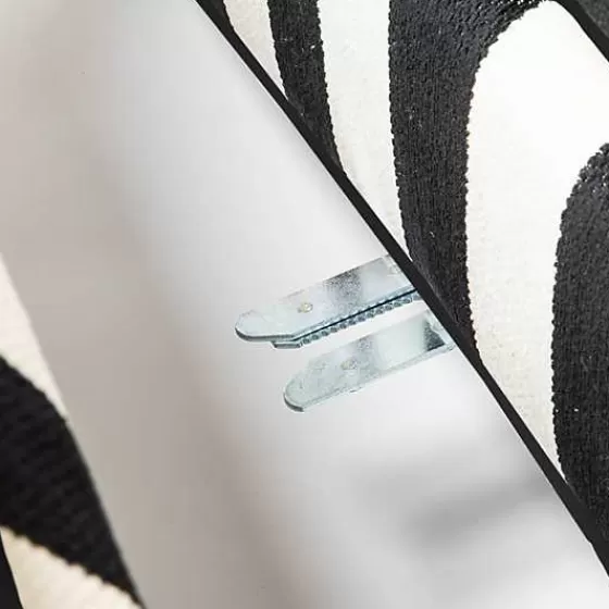 Divano Angolare Elegante 2 Posti con Chaise e Righe Nere - Design Iconico della Collezione Marquee by MacKenzie-Childs