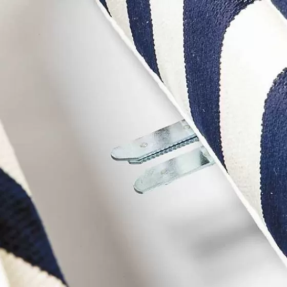 Divano componibile due pezzi con chaise destra in stile marino - Righe blu navy su struttura elegante | Collezione MacKenzie-Childs