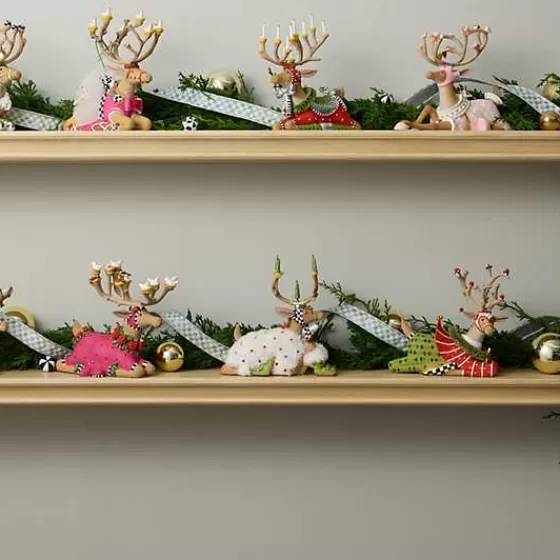 Nuovo Presepe Artigianale: Renna Blitzen in Posizione Accovacciata di Patience Brewster per MacKenzie-Childs