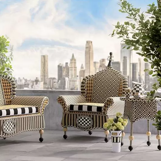 Sedia Queen Bee MacKenzie-Childs - Elegante Poltrona da Esterno per Giardino con Braccioli, Design Esclusivo dalla Nuova Collezione