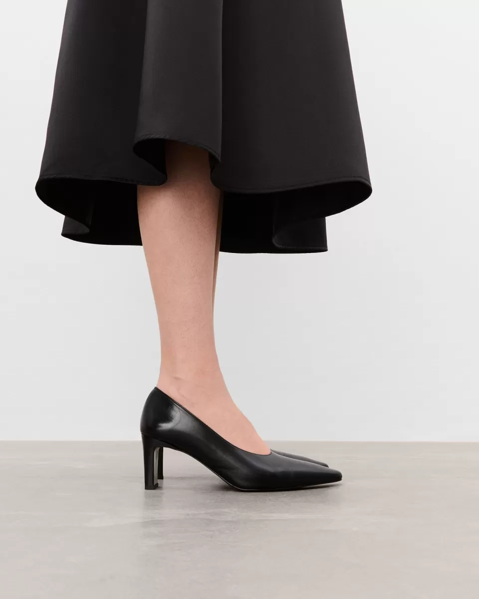 Flattered Design Esclusivo - Scarpe con Fibbia a Catena in Pellame Morbido Stile Contemporaneo